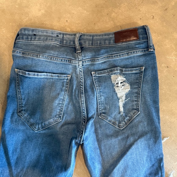 Hollister Blue Skinny Jeans with Distressed Detailing - Picture 7 of 7
